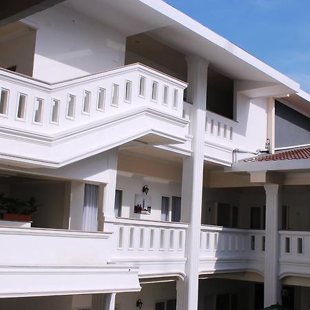 Ramayana Hotel Makassar Exterior foto