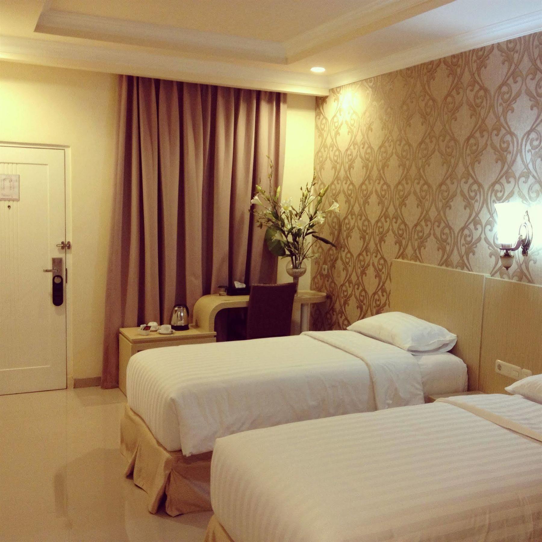 Ramayana Hotel Makassar Exterior foto